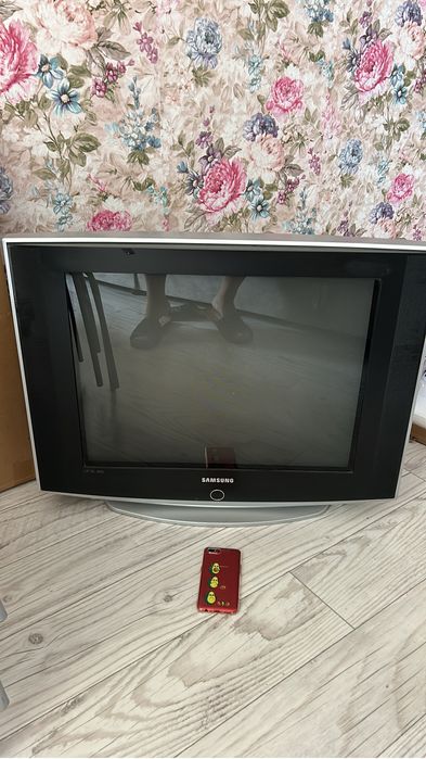 Телевизор LG в рабочем состоянии