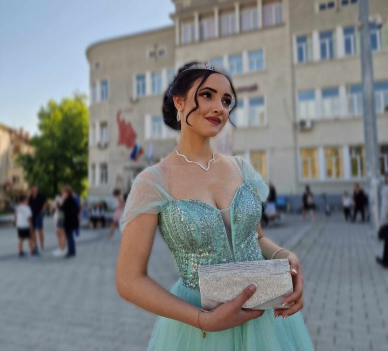 Бална рокля в добро състояние