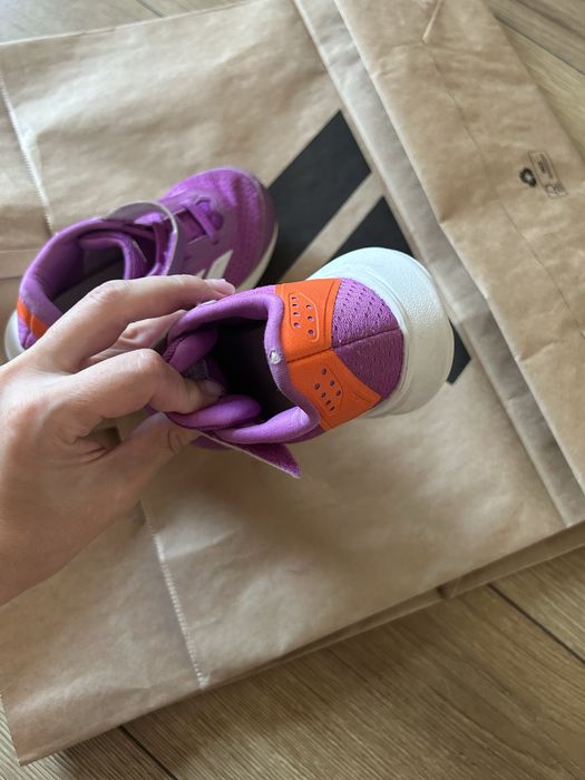 Детские кроссовки Adidas для девочки