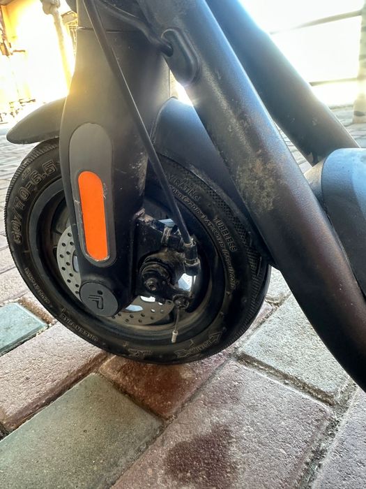 Электро-самокат в отличном  состоянии