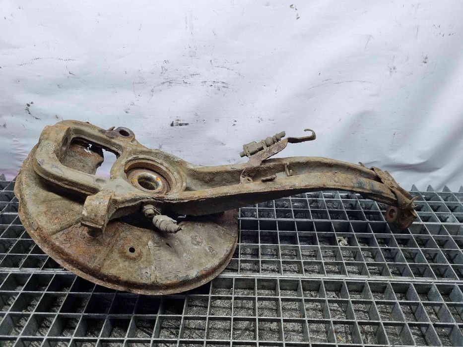 Fuzeta fata dreapta Volkswagen Touareg (7LA, 7L6) [Fabr 2003-2010] 7L6