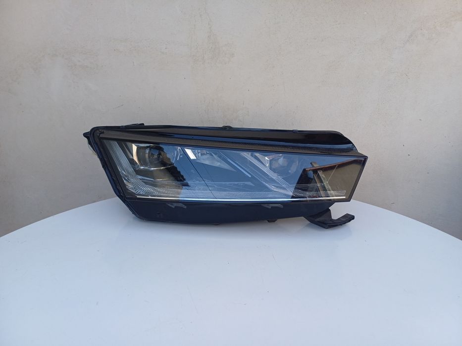Десен фар за Skoda Octavia lV;  Full LED