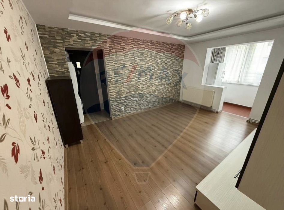Apartament 3 camere de vânzare la preț de doua camere. Oferta ideală !
