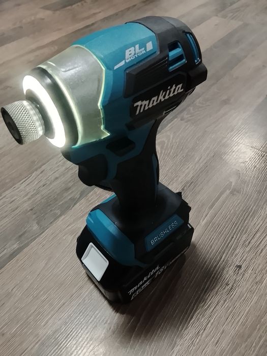 Autofiletanta Makita DTD173 cu baterie NOU
