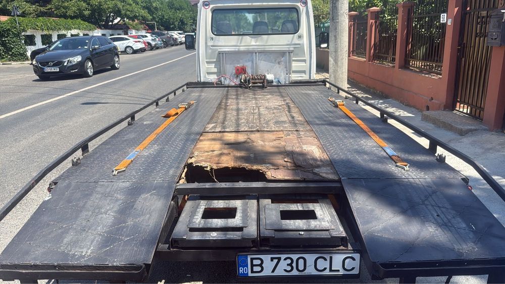 Autoplatforma sprinter 2.9 se conduce cu B