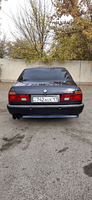 BMW E32 V8 объем 4.0