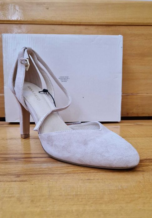 Обувки естествен велур