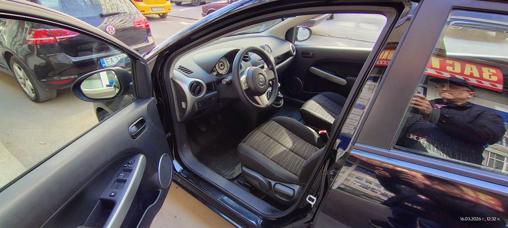 Mazda 2  бензин 1.35