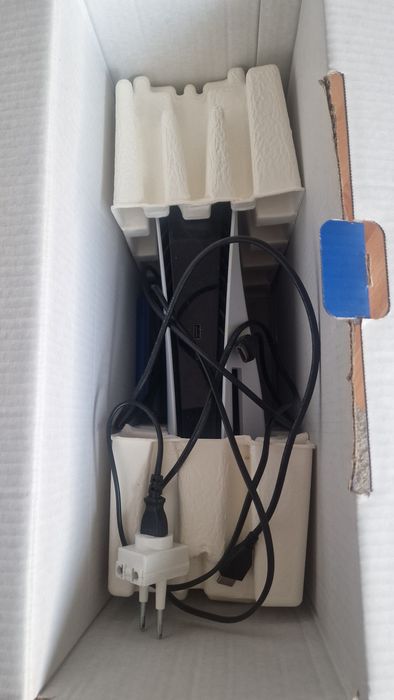 Продам. Состояние новой!!! Sony PS5