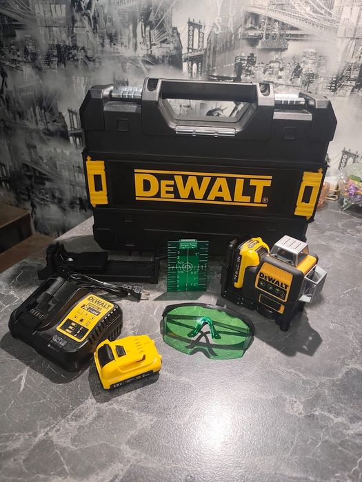 Лазерный уровень DeWALT