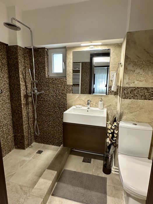 Centru Vechi/Peninsula | Proprietar – 3 camere, 85 mp, mobilat, centrala, 2 AC