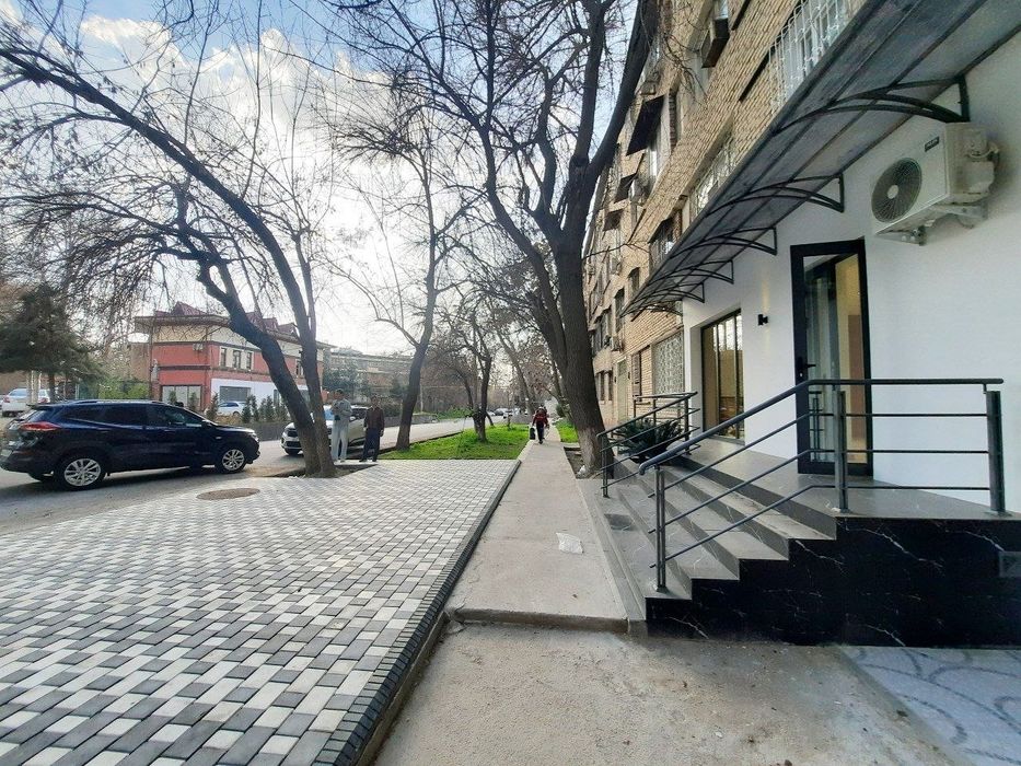 Срочно Сдаётся нежилое помещение офис 95м2 ц-2 Алайский базар 3-комн