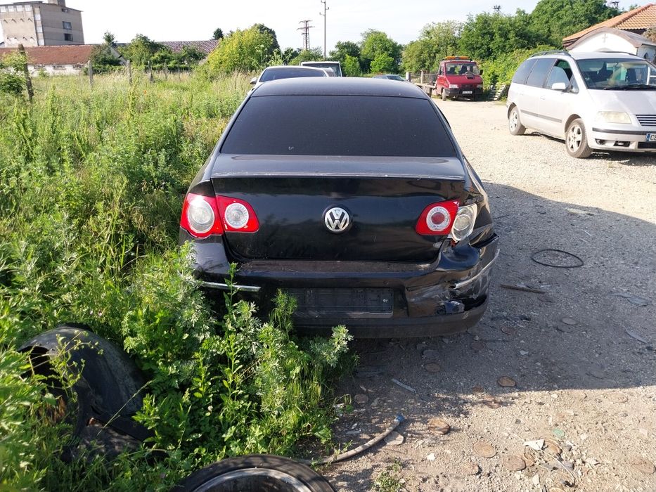 Продавам Пасат 6 на части