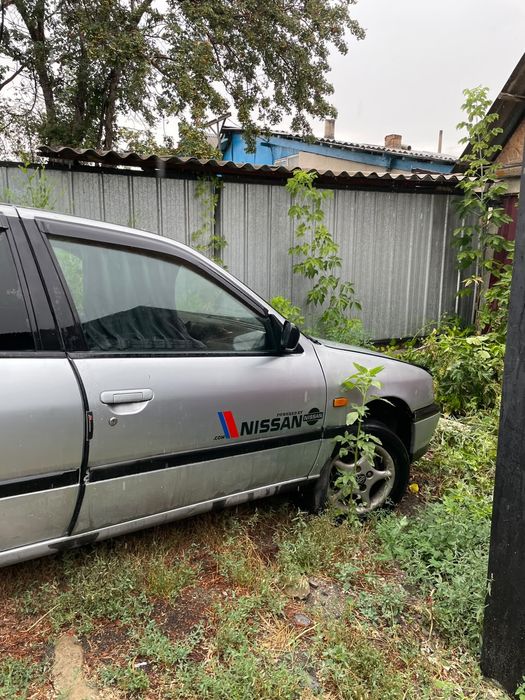 Nissan Primera 1992г