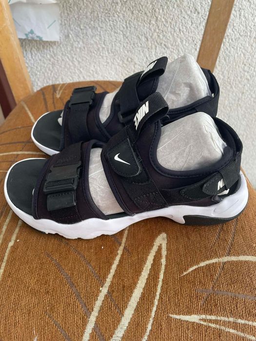 Сандали Nike номер 40
