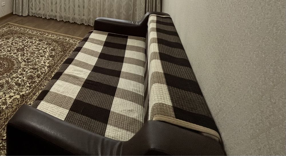 Продам диван.