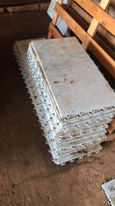 PVC modulare/dale  30×30 cm – 300 bucăți