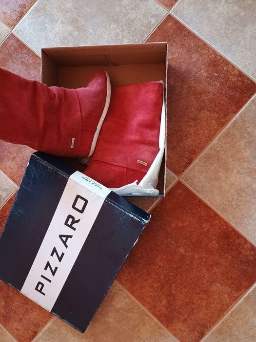 Боти и ботуши от естествена кожа и велур