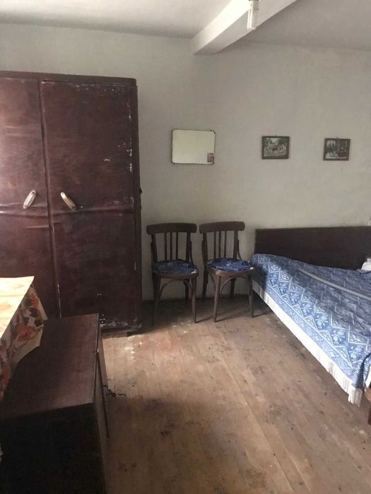 голяма къща с голям двор в с.Татари община Белене