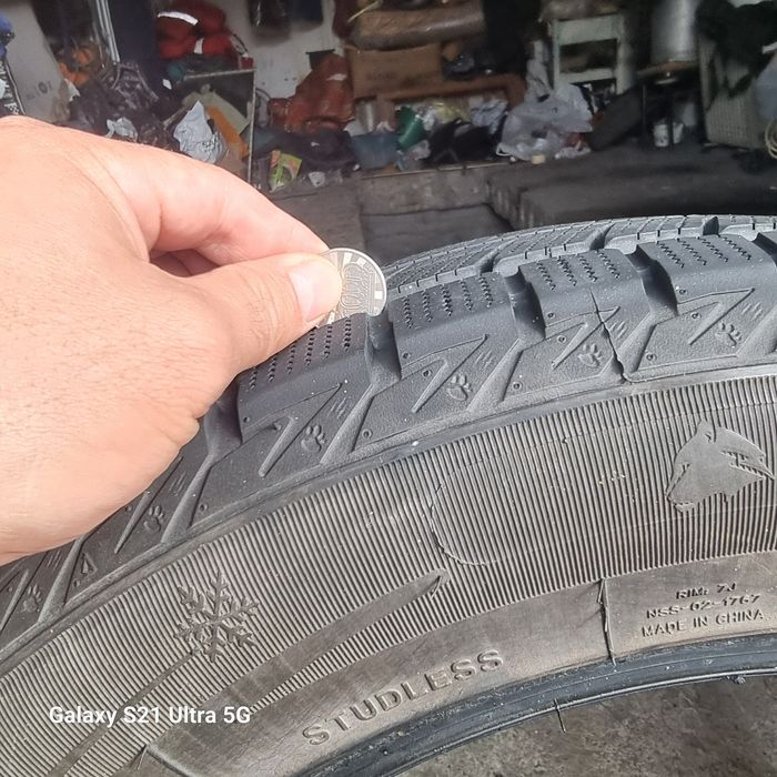 Продаю Шины комплект Новые