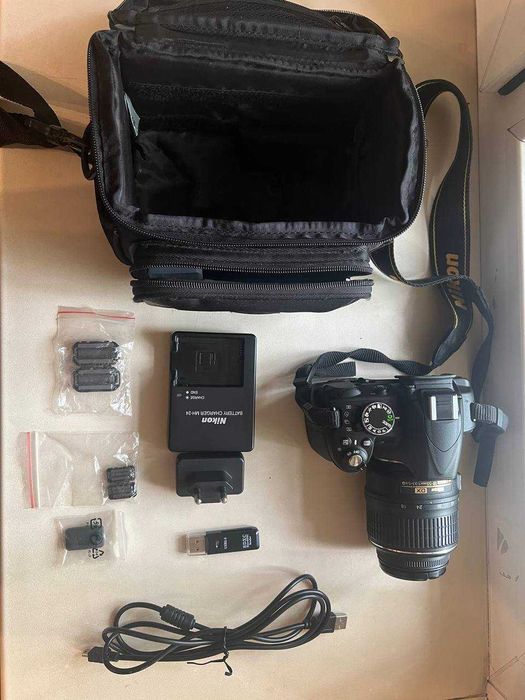 Nikon D3100 + 18-55mm