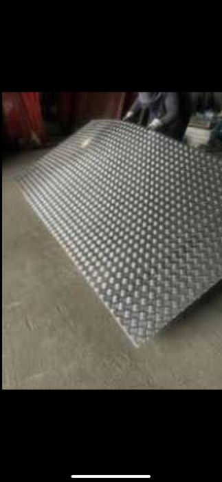 Tabla cu striatii si perforatii din Inox sau Aluminiu