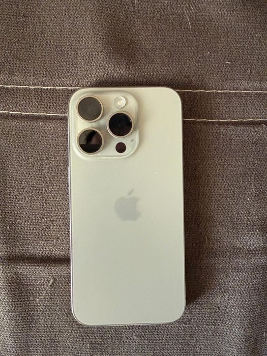 Обменяю iphone 15 pro 128 gb акб 89% идеал