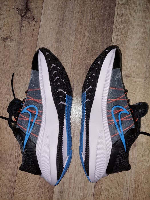 Adidasi Nike Zoom Winflo 8 gri inchis marime 42