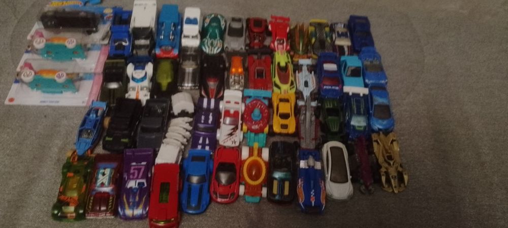Продам машинки Hot wheels