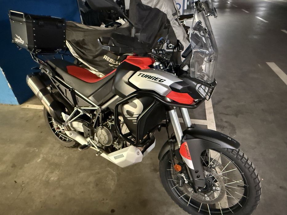 Motocicleta Adventure Aprilia Tuareg 660