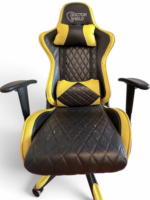 Scaun gaming Doctor Shield negru/galben – reglabil, cu perne