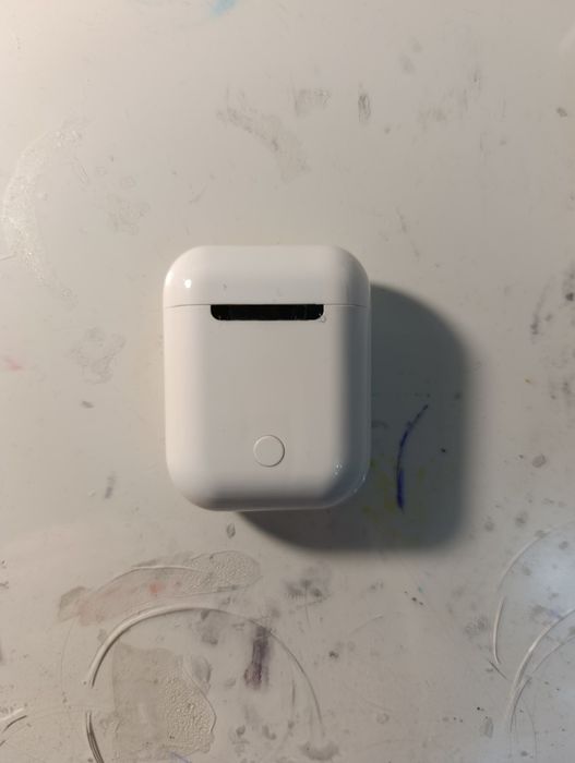 Продаю наушники i18