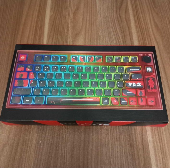 QwertyKey75 Samurai – Tastatură Mecanică Wireless/Bluetooth, Hotswap, RGB, VIA/QMK