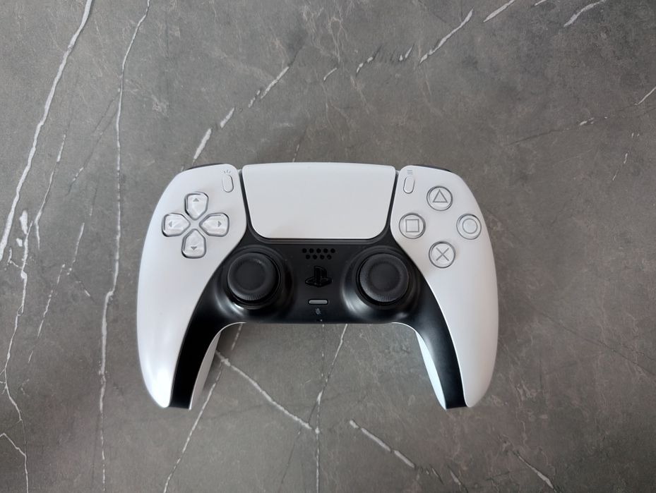 Продам Playstation 5 в подарок 5 игр