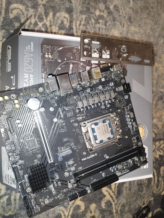 Kit am5 ryzen 5 8500g/placa de baza pro. A620m-e