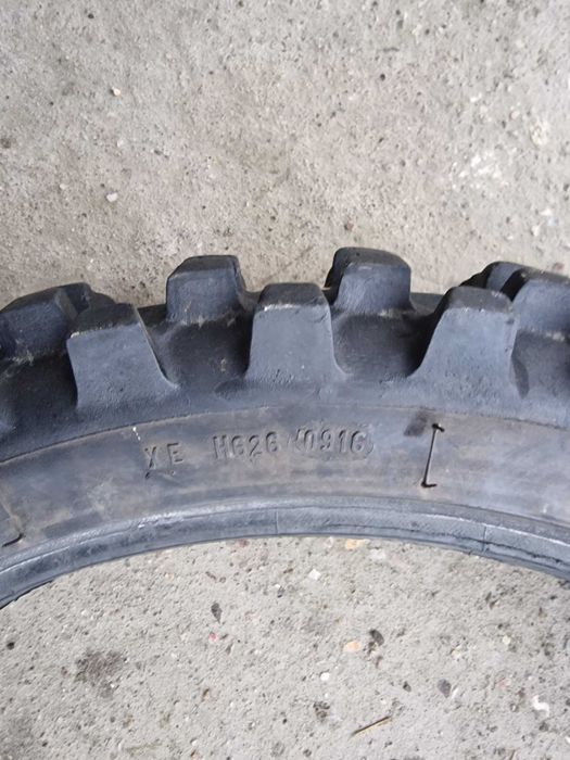 100 90 19 Кросова гума