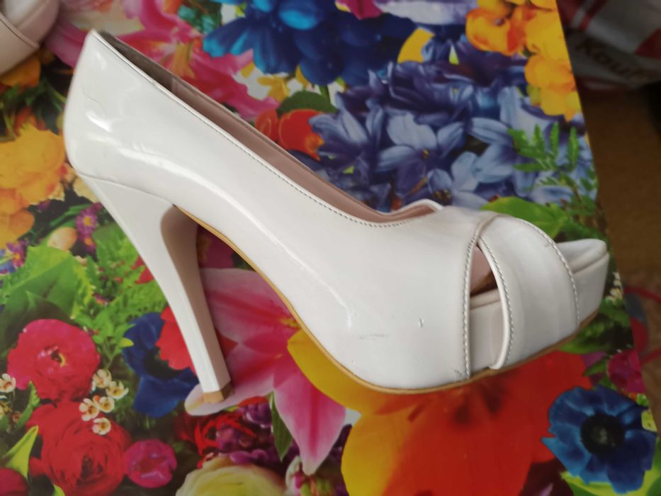 Нови запазени обувки