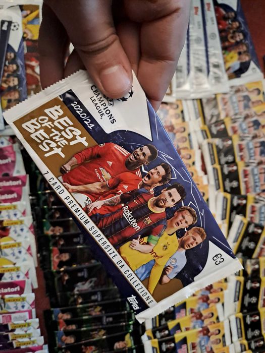 PANINI и Topps пакети с футболни карти