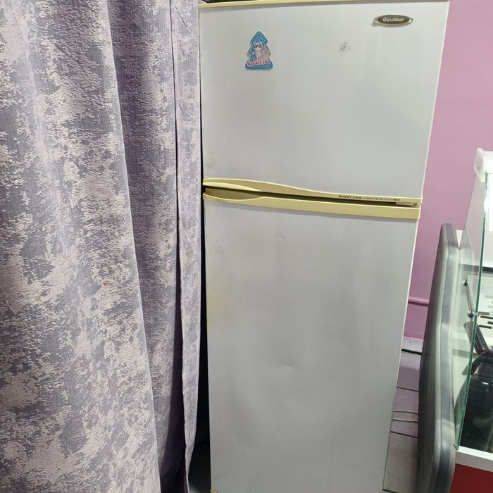 Продам холодильник ноу Фрост голд стар