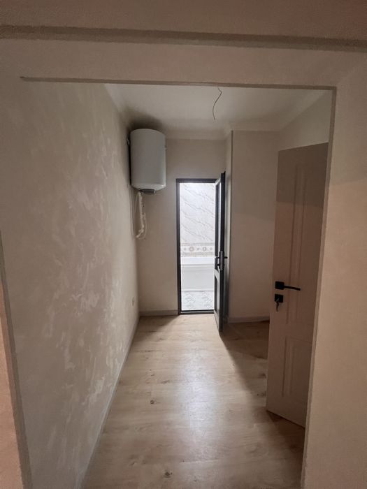 3 xonali kvartira sotiladi 9. Etajli domnig 2 etaji narxi kelishiladi