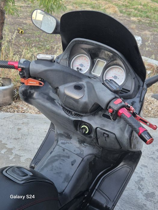 Yamaha T MAX   .