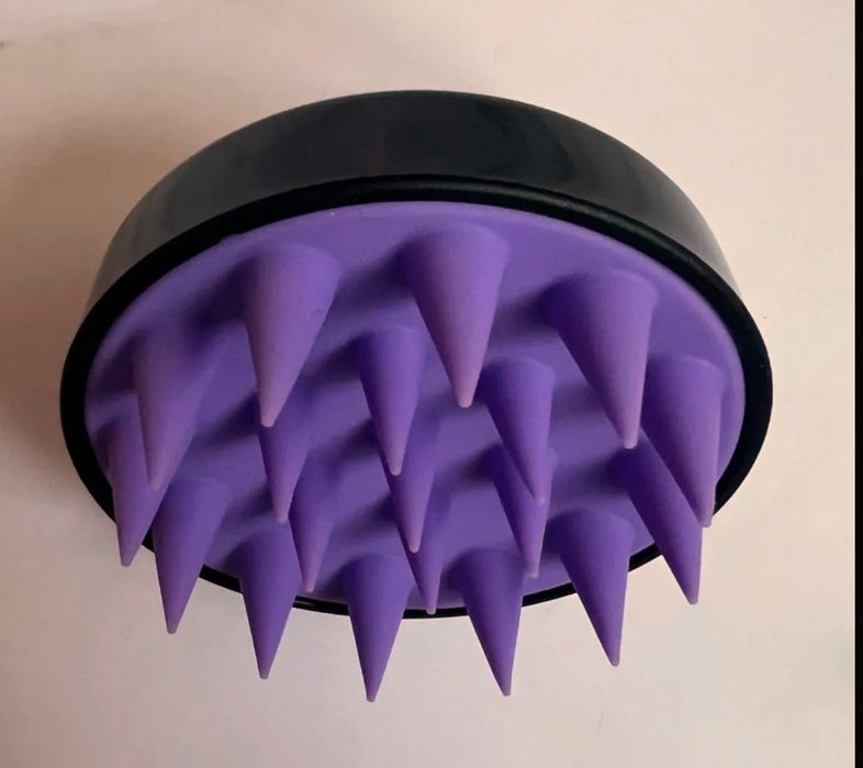 Щётка- массажёр новая в упаковке