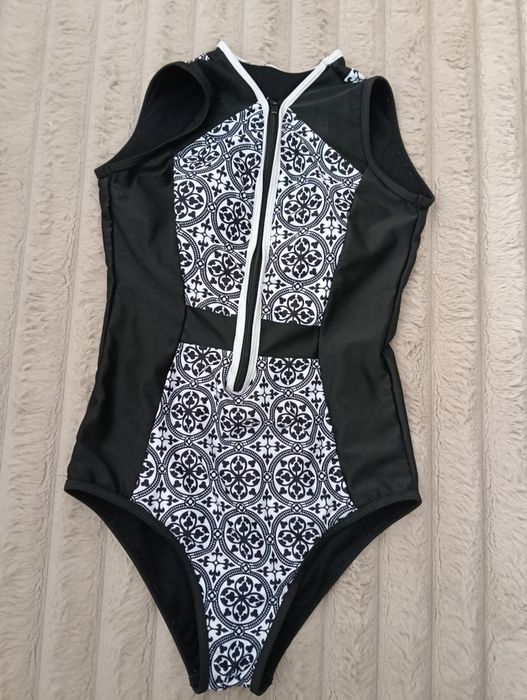 Costum de baie întreg , mărimea S