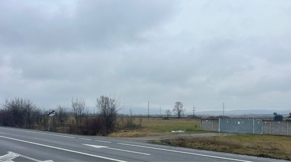 Teren intravilan langa statia electrica Strei(Calan)