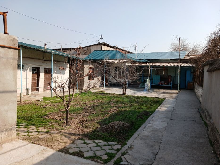 ХОВЛИ Сотилади.Меробод.срочно Ок-Билол.3.хона.5,09.Сотик