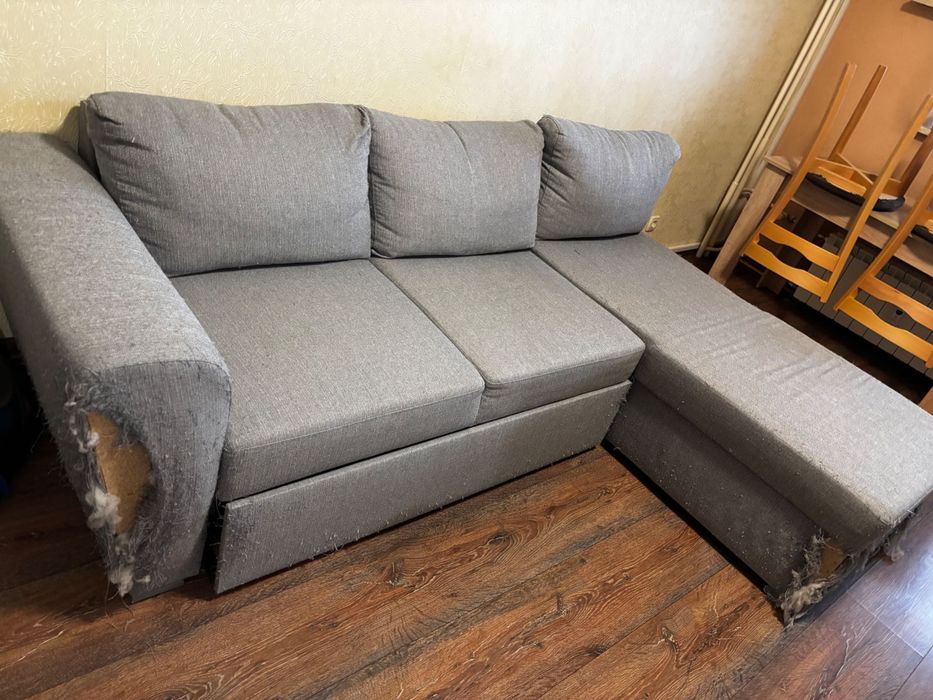 Подарявам разтегателен диван