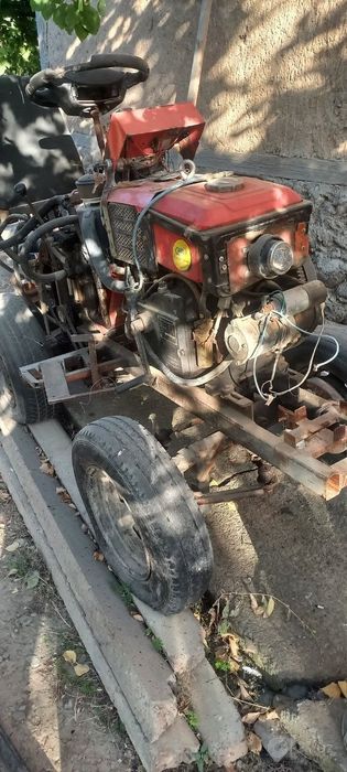Zubr motoblok sotiladi