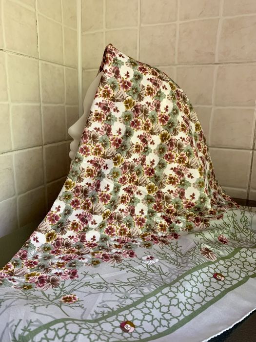 Красивые платки с цветочным принтом