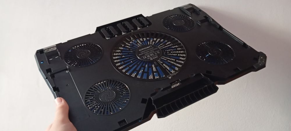 Подставка,охлаждение под ноут