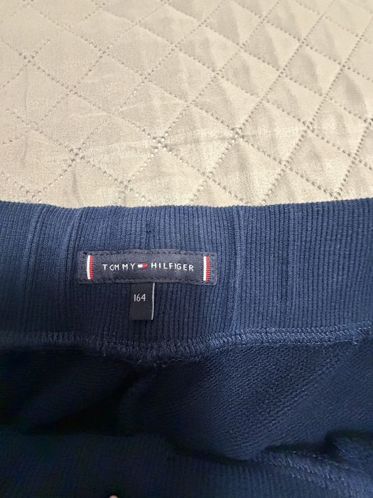 Къси панталони Zara, Hugo, Tommy Hilfiger, Reserved